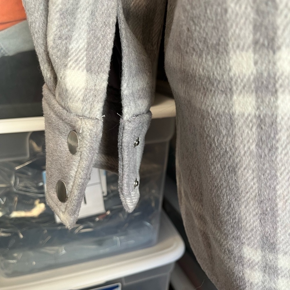 Grey Shacket - Picture 6 of 9